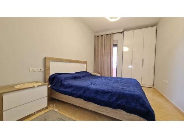 Tirane, shitet apartament 1+1 Kati 5, 78 m² 75.000 Euro (Fresku)