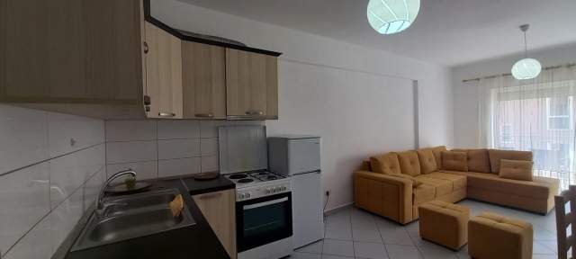 Plazh-Durres, jepet me qera apartament 1+1+BLK Kati 3, 40 Euro (Prane Hotel Palace,Durres)