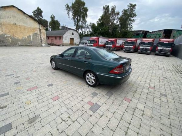 Tirane, shes makine Mercedes-Benz C klas Viti 2001, 3.500 Euro