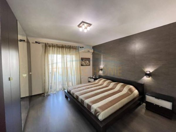 Tirane, jepet me qera apartament 2+1 Kati 7, 155 m² 1.300 Euro (RRUGA E ELBASANIT)