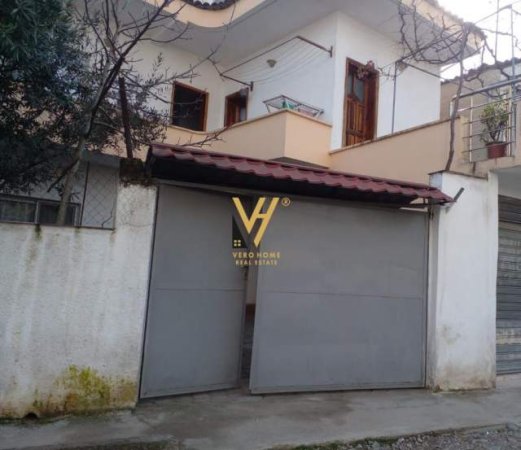 Tirane, shitet shtepi 4+1+A+BLK Kati 0, 180 m² 152.000 Euro (KAMEZ)