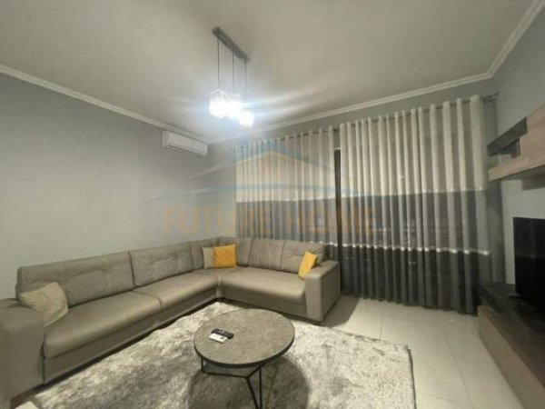 Tirane, jepet me qera apartament 2+1+BLK Kati 3, 126 m² 900 Euro (Koppleksi Deliorgji)