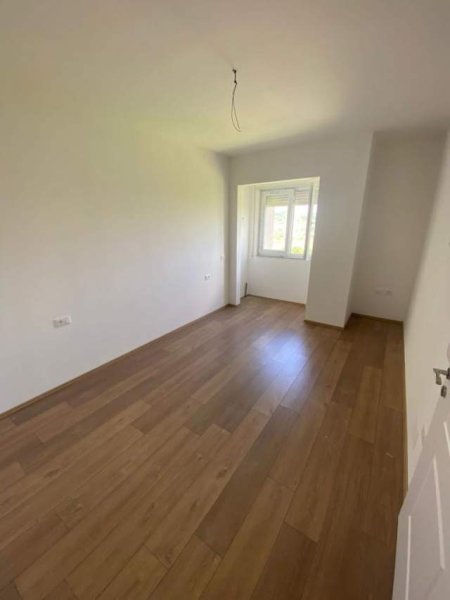 Tirane, shitet apartament 1+1 Kati 8, 59 m² 65.000 Euro (Rruga Loni Lugori)