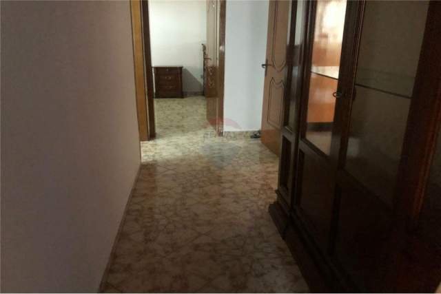 Tirane, shes apartament 3+1+BLK Kati 2, 124 m² 128.000 Euro (Rruga Bardhyl)