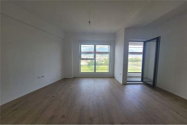 Tirane, shitet apartament 1+1+BLK Kati 5, 64 m² 95.000 Euro (Stacioni i Trenit)