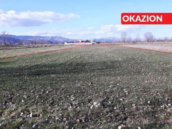 Korce, shes toke 3.403 m² 40 Euro/m2 ne autostraden qe shkon per Kapshtice .