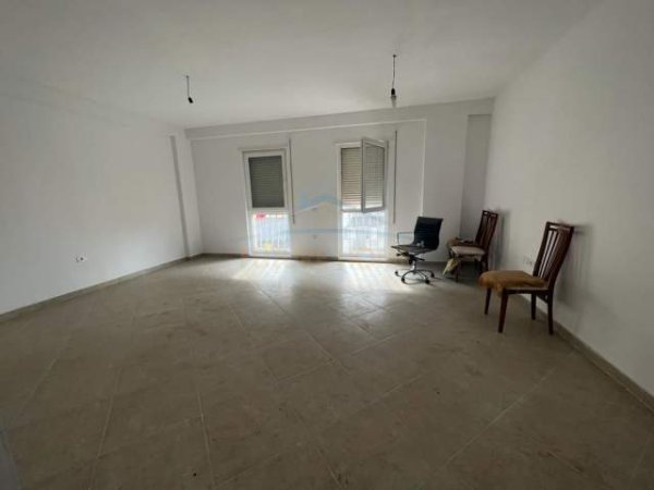 Tirane, shitet apartament Kati 4, 104 m² 175.000 Euro (Selite)