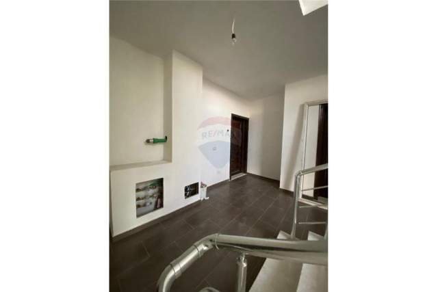 Tirane, shitet apartament 2+1+BLK Kati 5, 108 m²