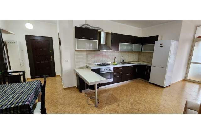 Tirane, shitet apartament 1+1 Kati 6, 66 m²  (OKAZION ASTIR)