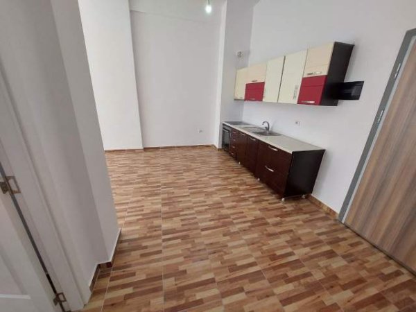 Tirane, shes apartament 2+1+A+BLK Kati 2, 95 m² 119.000 Euro (Rr. E Kavajes perballe me Amerikan 3)