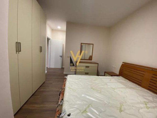 Tirane, jepet me qera apartament 2+1 Kati 3, 120 m² 500 Euro (astir)
