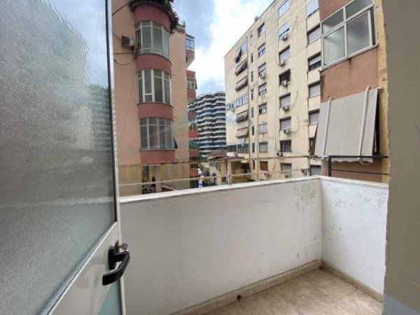 Tirane, shitet apartament 1+1 Kati 4, 68 m² 130.000 Euro (Rruga e Elbasanit)