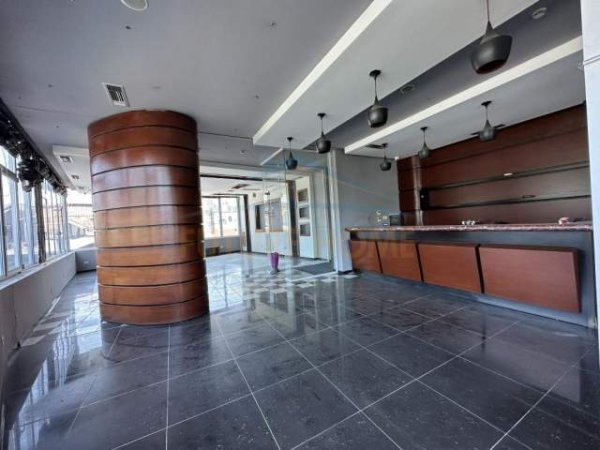 Tirane, jepet me qera ambjent biznesi Kati 1, 112 m² 800 Euro (INSITUT)