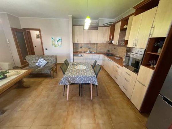 Tirane, shitet apartament Kati 5, 94 m² 190.000 Euro (Qender)