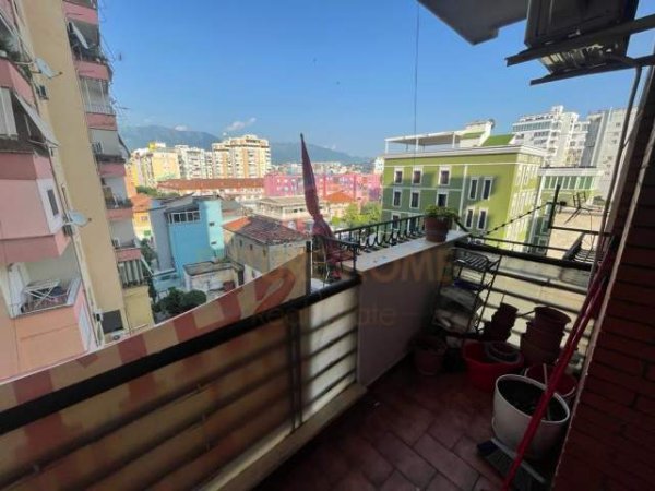 Tirane, shitet apartament Kati 5, 94 m² 190.000 Euro (Qender)