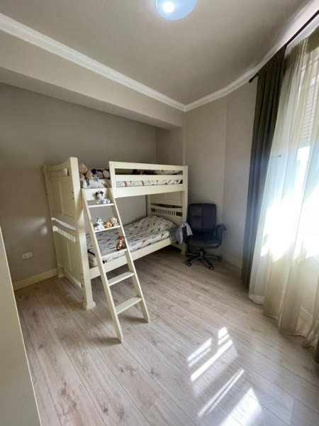 Tirane, shes apartament 3+1+BLK Kati 3, 135.9 m² 250.000 Euro (Rruga e Kavajes)