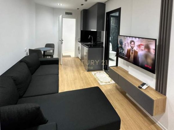 Tirane, jepet me qera apartament 1+1 Kati 3, 39 m² 50 Euro (Sheshi Skenderbej)
