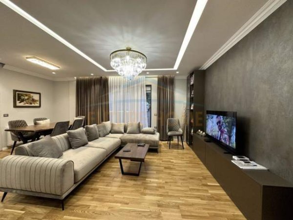 Tirane, shitet Penthouse 2+1+BLK Kati 9, 236 m² 240.000 Euro (Unaza e Re)