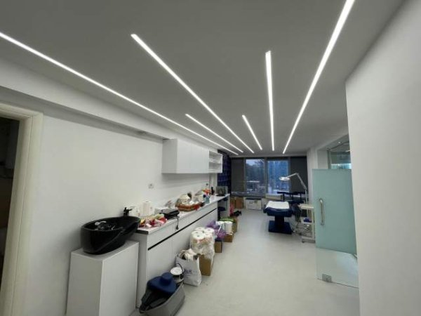 Tirane, jepet me qera zyre Kati 3, 70 m² 800 Euro (Myslym Shyri)