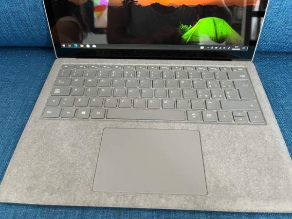 Elbasan, shes Laptop Microsoft surface pro 4 touch screen 700 Euro