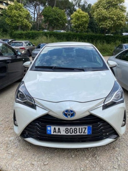 Tirane, shes makine Toyota Yaris Viti 2018, 14.000 Euro
