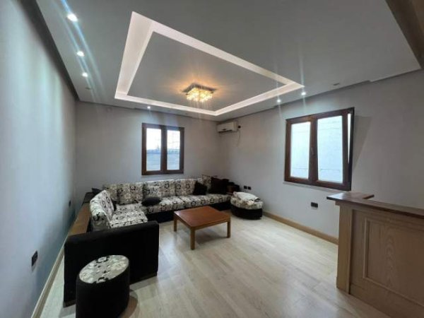 Tirane, shitet Vile 5+1+A Kati 1, 220 m² 205.000 Euro