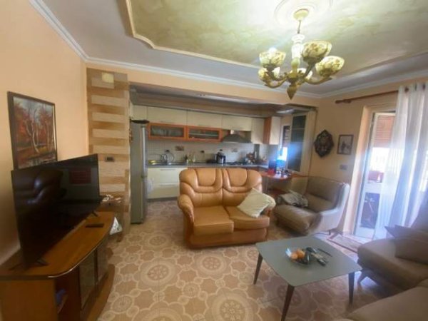 Tirane, shitet apartament 1+1+BLK Kati 5, 53 m² 55.000 Euro Ali Dem pran Kryegjyshates.