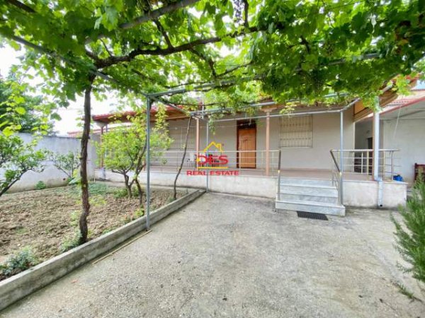 Vlore, shitet shtepi 1 Katshe Kati 0, 67 m² 90.000 Euro (Rruga Bektash Cakrani)