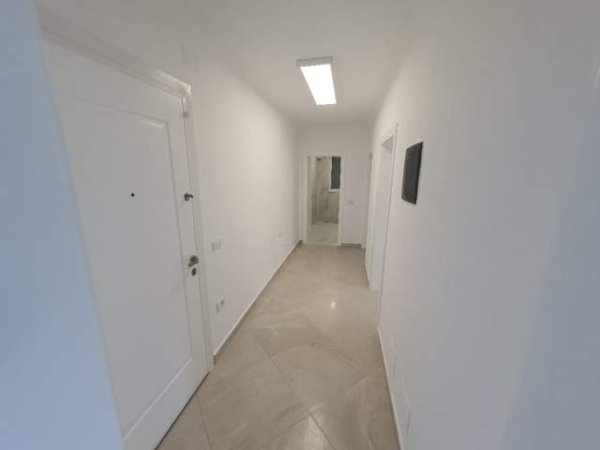 Tirane, jap me qera apartament 2+1+A+BLK Kati 1, 120 m² 600 Euro (Rruga Comeve)