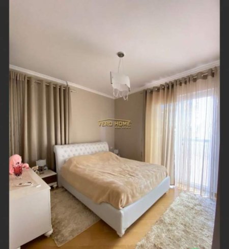 Tirane, shes apartament 3+1+A+BLK Kati 3, 200 m² 350.000 Euro (RRUGA KAVAJES)