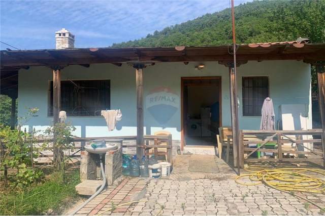 Tirane, shitet shtepi 1 Katshe Kati 0, 94 m² 130.000 Euro (dajt)