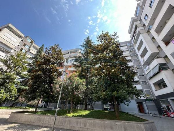 Tirane, shitet apartament 2+1+BLK Kati 8, 90 m² 88.000 Euro (Misto Mame)