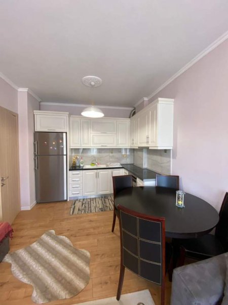 Tirane, jepet me qera apartament 2+1 Kati 2, 95 m² 400 Euro (Rruga e Dajtit)
