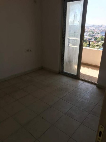 Tirane, Shitet Apartament 1+1 Kati 6, 80 m² 600 Euro/m2 (Kamez) prane Bulevardit Nene Tereza