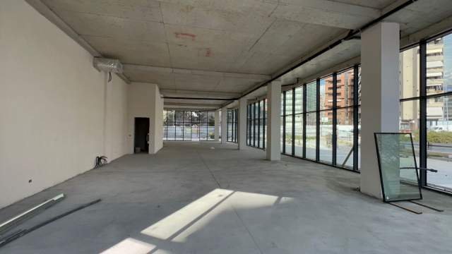 Tirane, shitet ose  jepet me qera ambjent biznesi Kati 0, 226 m2 dhe kati -1,  215 m2  tek Rruga e Kosovareve