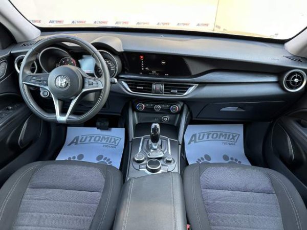Tirane, shes xhip Alfa Romeo stelvio Viti 2017, 27.900 Euro