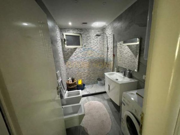 Tirane, shitet apartament 2+1 Kati 8, 115.000 Euro (Unaza e Re)