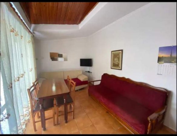 Durres, jepet me qera apartament  ne zonen e Plazhit55 m² 35 Euro/Nata (Shkembi Kavajes)