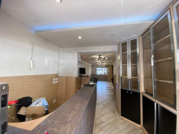 Tirane, shitet dyqan Kati 0, 42 m² 145.000 Euro (SELITE)