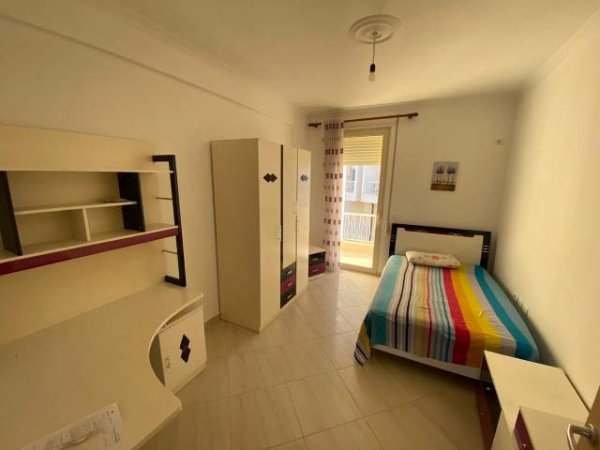 Tirane, jap me qera apartament 4+1+BLK Kati 3, 200 m² 1.000 Euro (Rruga Peti)