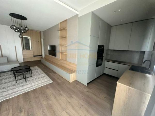 Tirane, jepet me qera apartament Kati 2, 140 m² 1.500 Euro (Kopshti Botanik)
