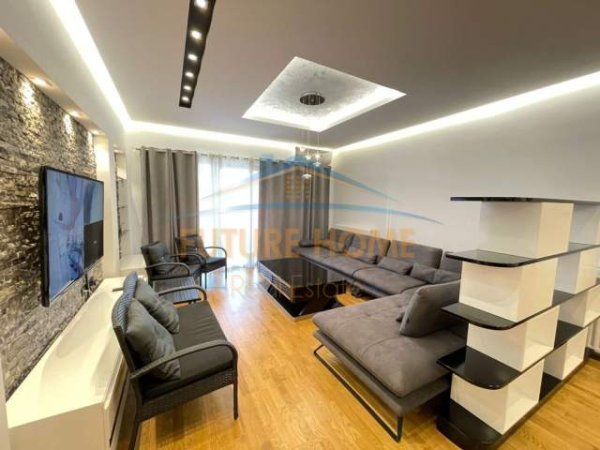 Tirane, shitet apartament 2+1 Kati 4, 116 m² 265.000 Euro (Kopshti Botanik)  + Post Parkimi