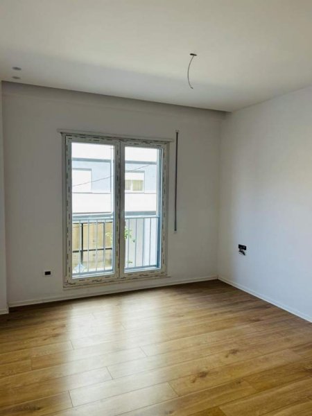 Tirane, shitet apartament 2+1 Kati 2, 107 m² 176.000 Euro (Selvia)