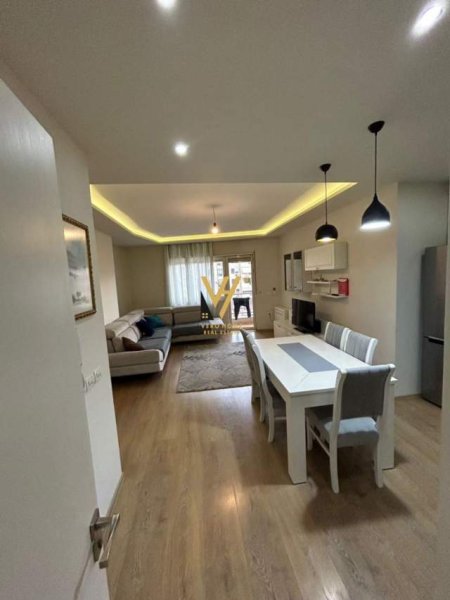Tirane, jepet me qera apartament 3+1 Kati 9, 125 m² 800 Euro (KOMPLEKSI PANORAMA,PRANE HOTEL PRESTIGE)