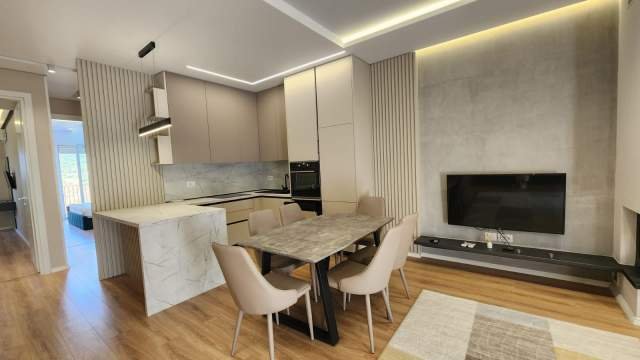 Tirane, jepet me qera apartament 2+1+2 Kati 1, 107 m² 1.000 Euro (Secret Garden Residence), prane Teg
