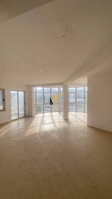 Tirane, shitet apartament 2+1 Kati 2, 176 m² 193.600 Euro (yzberisht)