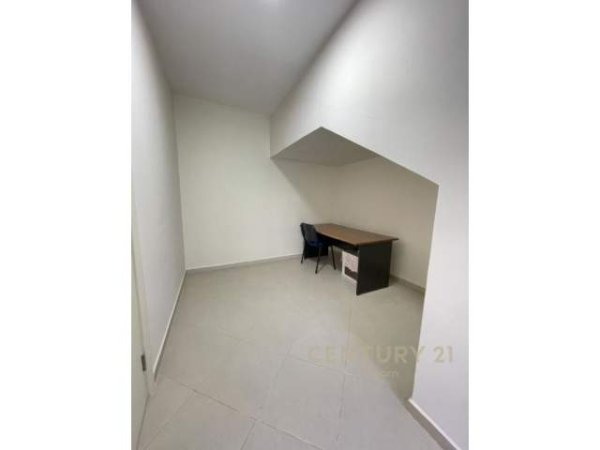 Tirane, jap me qera apartament 2+1+2+Oborr+Garazh 126 m² 850 Euro (Kodra e Diellit Residence)