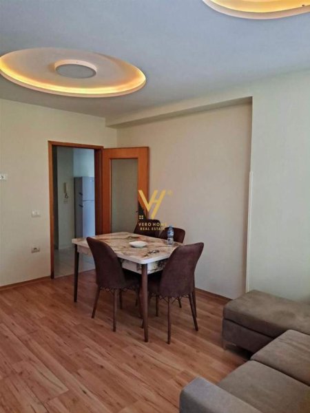 Tirane, jepet me qera apartament 1+1 Kati 2, 70 m² 450 Euro (TEK ISH- REST DURRESI)