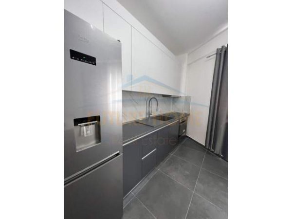 Tirane, jepet me qera apartament Kati 7, 70 m² 400 Euro (UNAZA E RE)