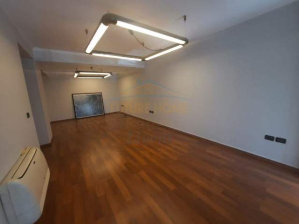 Tirane, jepet me qera ambjent biznesi Kati 1, 45 m² 600 Euro (Blloku)